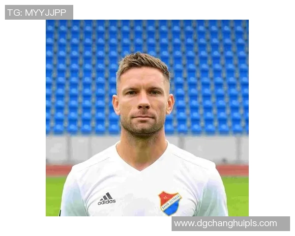 足球明星的专用足球揭秘以及他们选择的品牌和型号分析