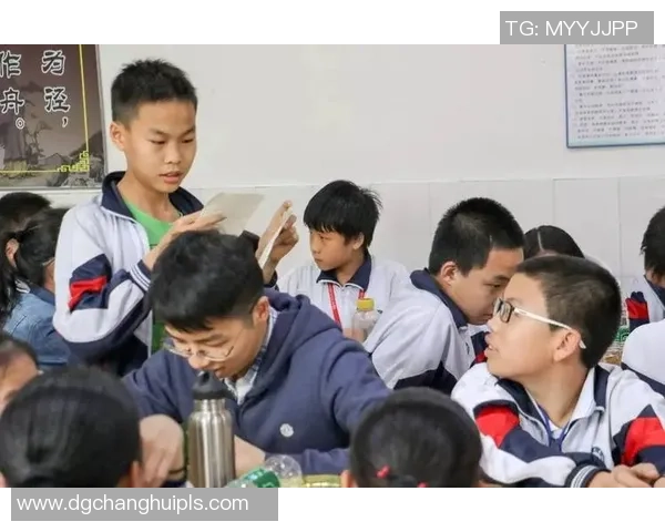 深圳足球队在挑战赛中的团队协作表现分析与评价 深圳足球队在挑战赛中的团队协作表现分析与评价