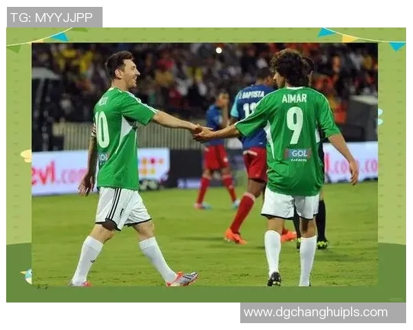 绿球袜足球明星的传奇之路与辉煌成就揭秘 绿球袜足球明星的传奇之路与辉煌成就揭秘