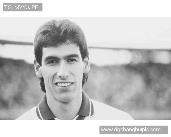 现役6号足球明星的风采与成就解析 现役6号足球明星的风采与成就解析