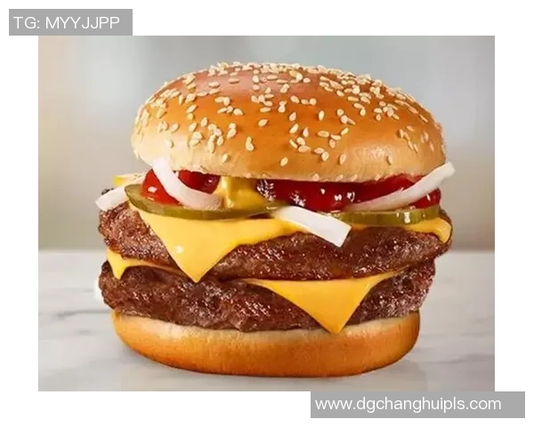 麦当劳携手足球明星打造精彩海报展现运动激情与美味享受